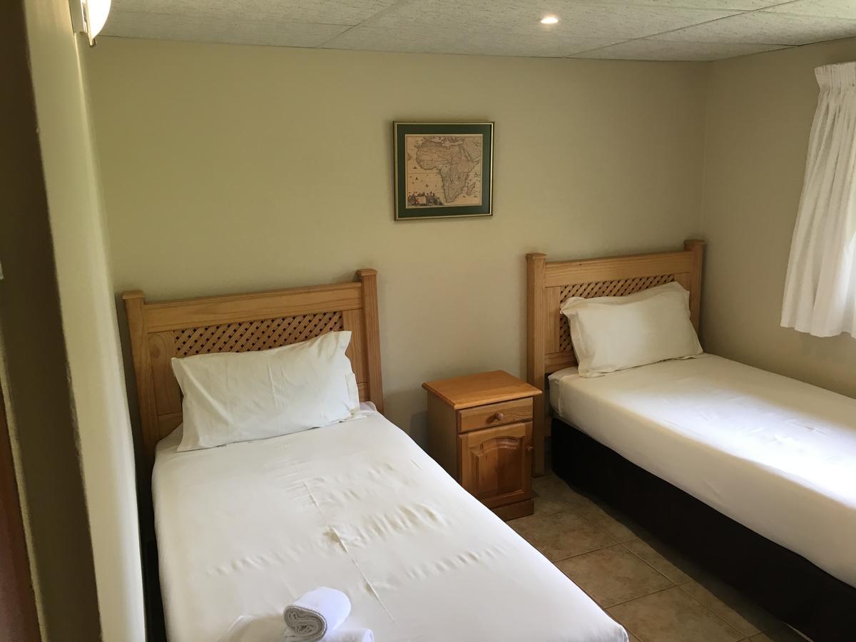 Dragon Peaks Mountain Resort Champagne Valley Exterior photo