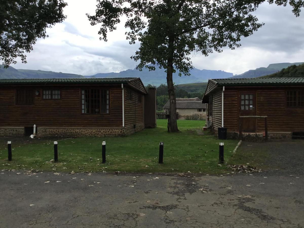 Dragon Peaks Mountain Resort Champagne Valley Exterior photo